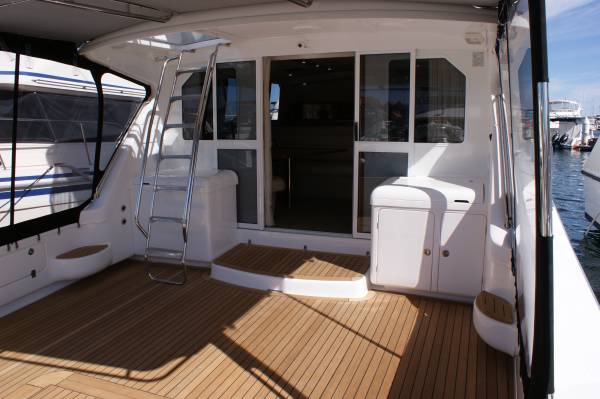 Caribbean 49 Flybridge Cruiser