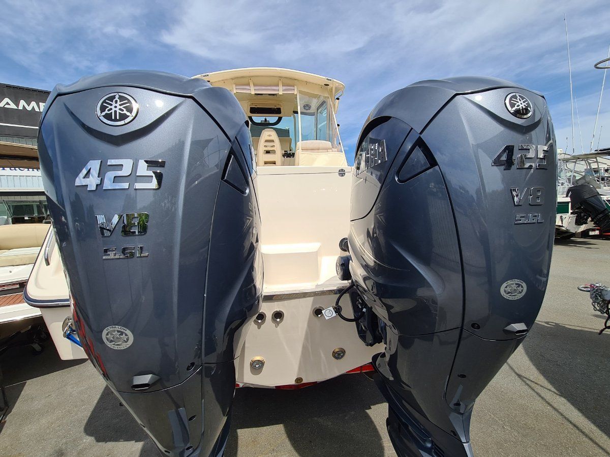Grady-White Express 330