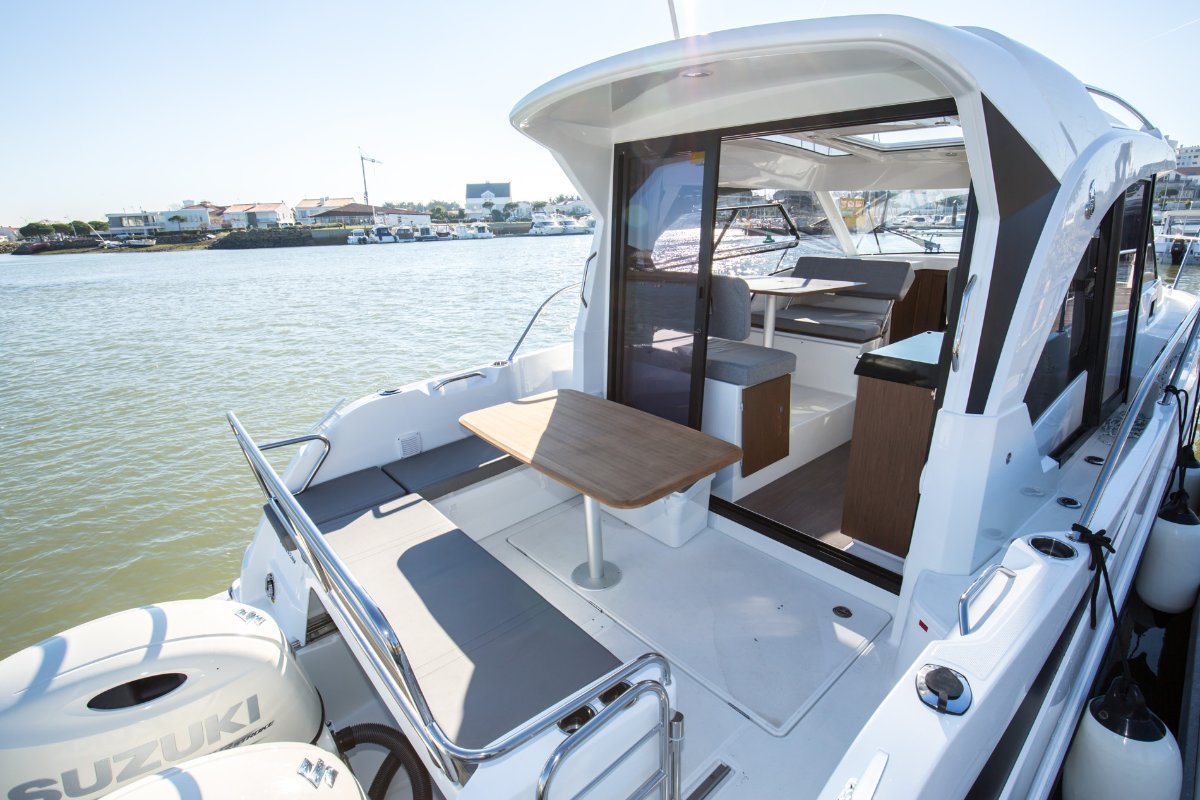 Beneteau Antares 9.0 OB:Multi use cockpit