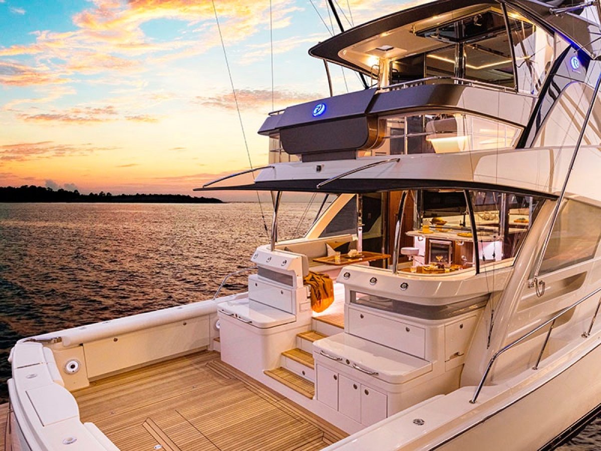 Riviera 72 Sports Motor Yacht