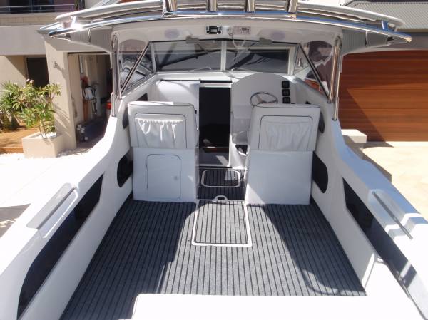 Caribbean 2400:Masses of deck space
