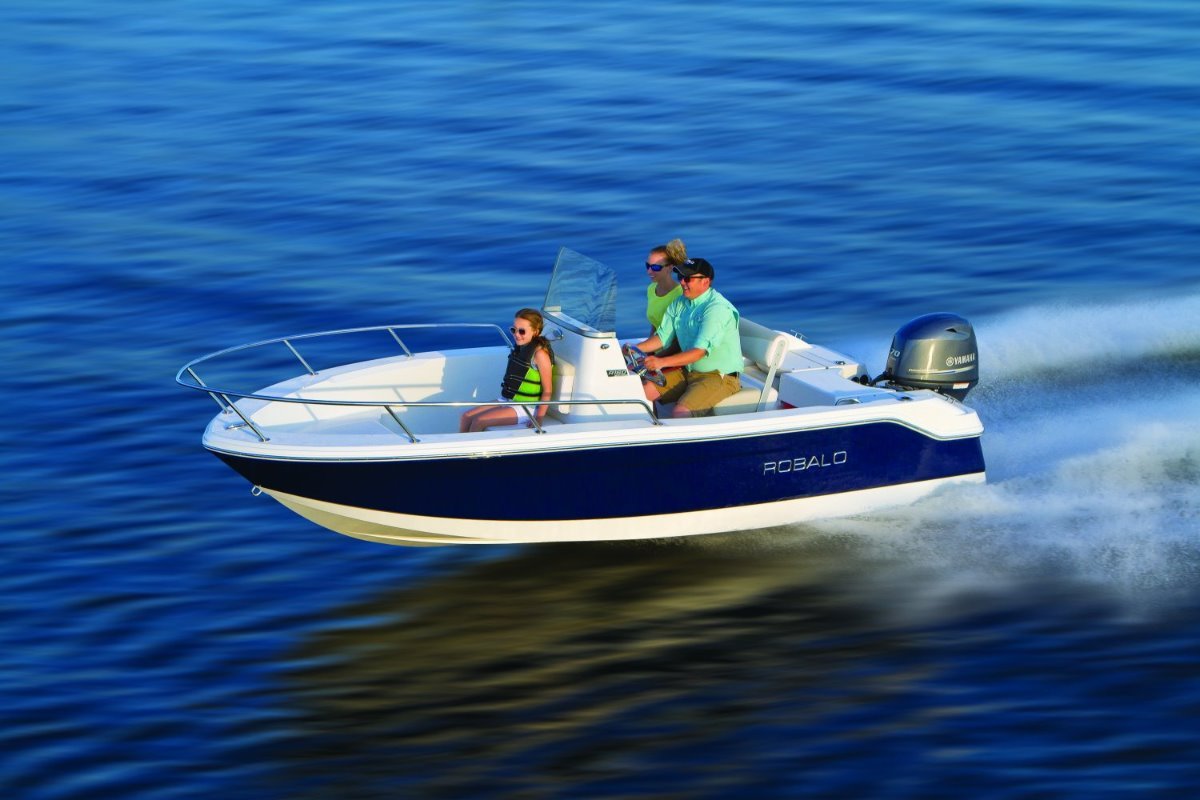 Robalo R160:Perfect Allrounder
