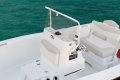 Robalo R160:Fixed or folding screen
