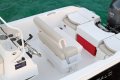 Robalo R160:Flip seat