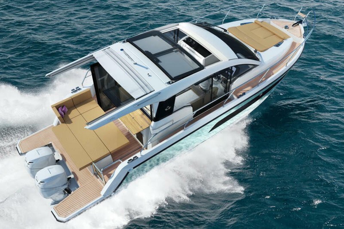 Sealine C335