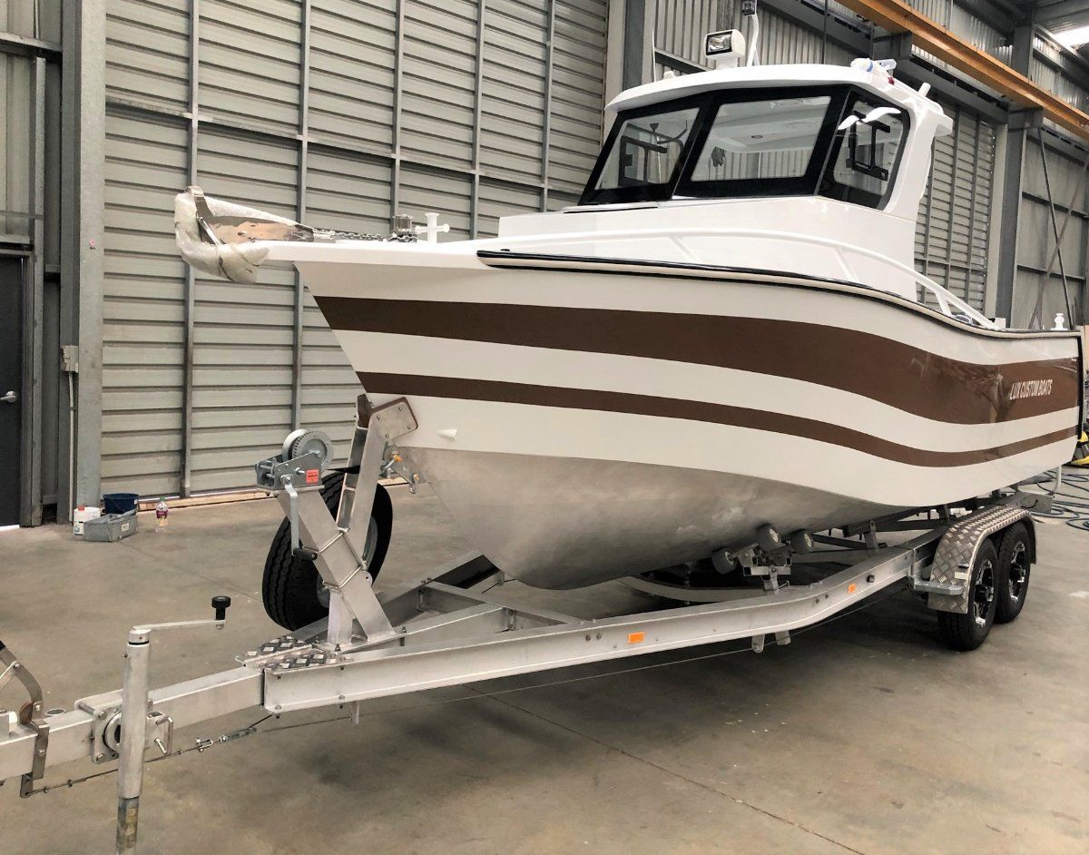 Lux Custom Boats 6100WA