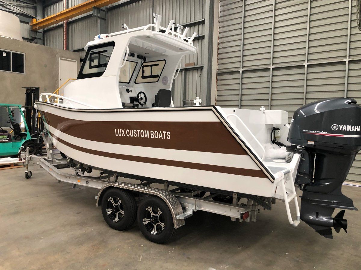 Lux Custom Boats 6100WA