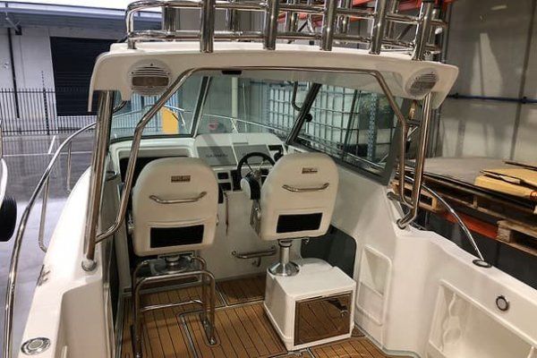 Haines Hunter 760 Enclosed