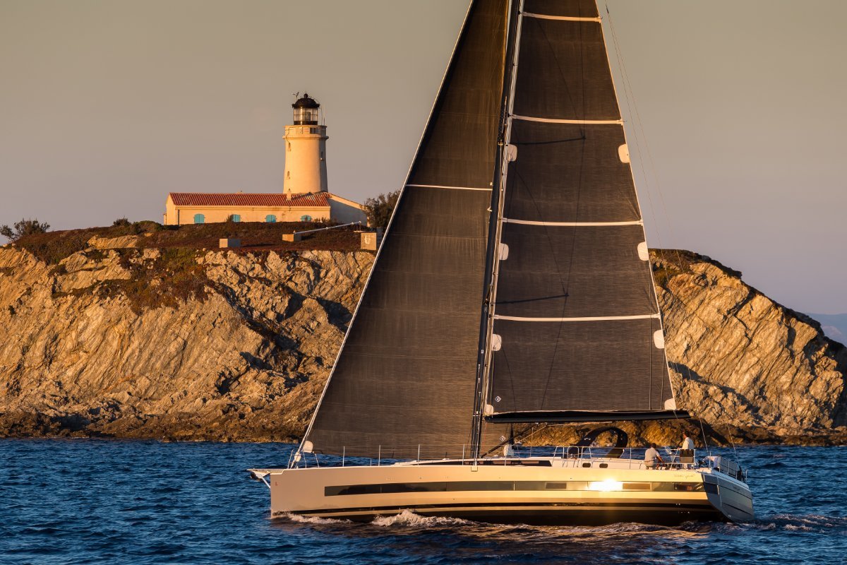Beneteau Oceanis Yacht 62