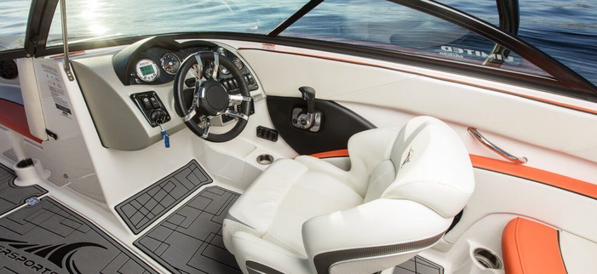 Campion CHASE 20 WAKE BOAT