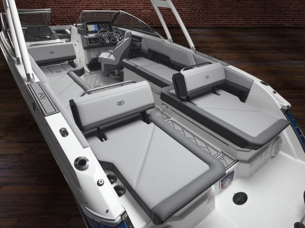 2022 Cobalt R8 Outboard | Boat Research | Yachthub