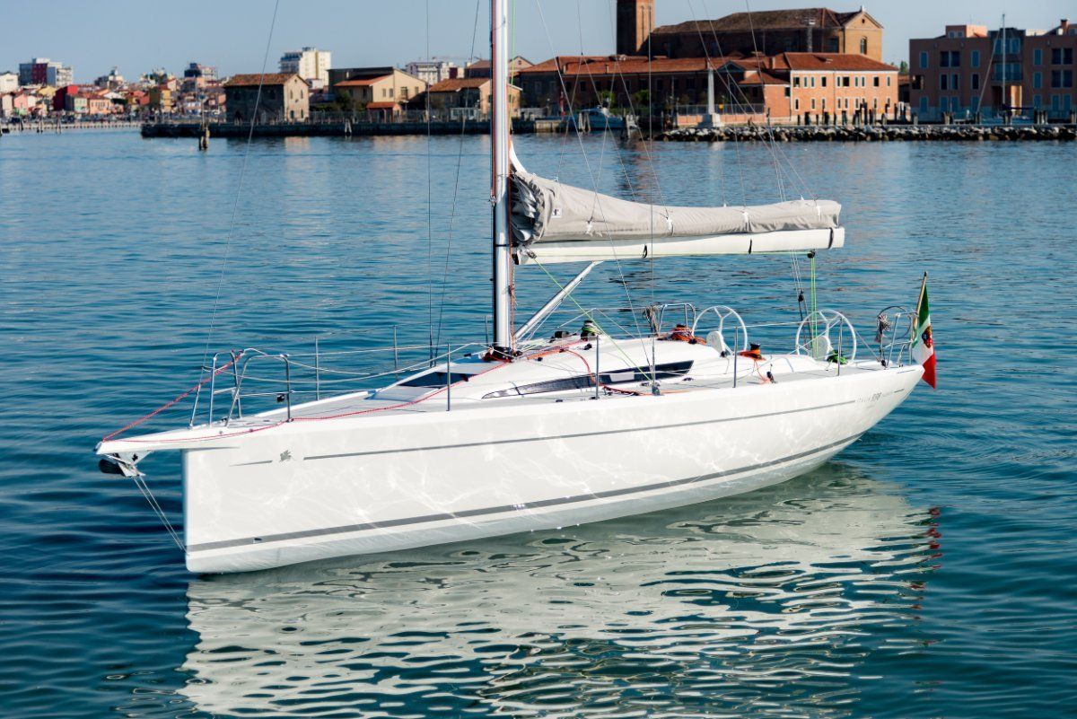 Italia Yachts IY 9.98