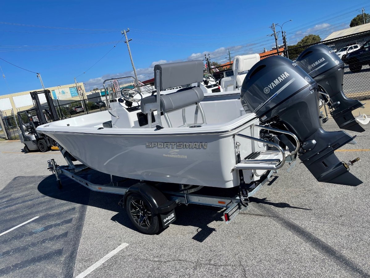 Sportsman Island Reef 17 Centre Console