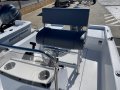 Sportsman Island Reef 17 Centre Console