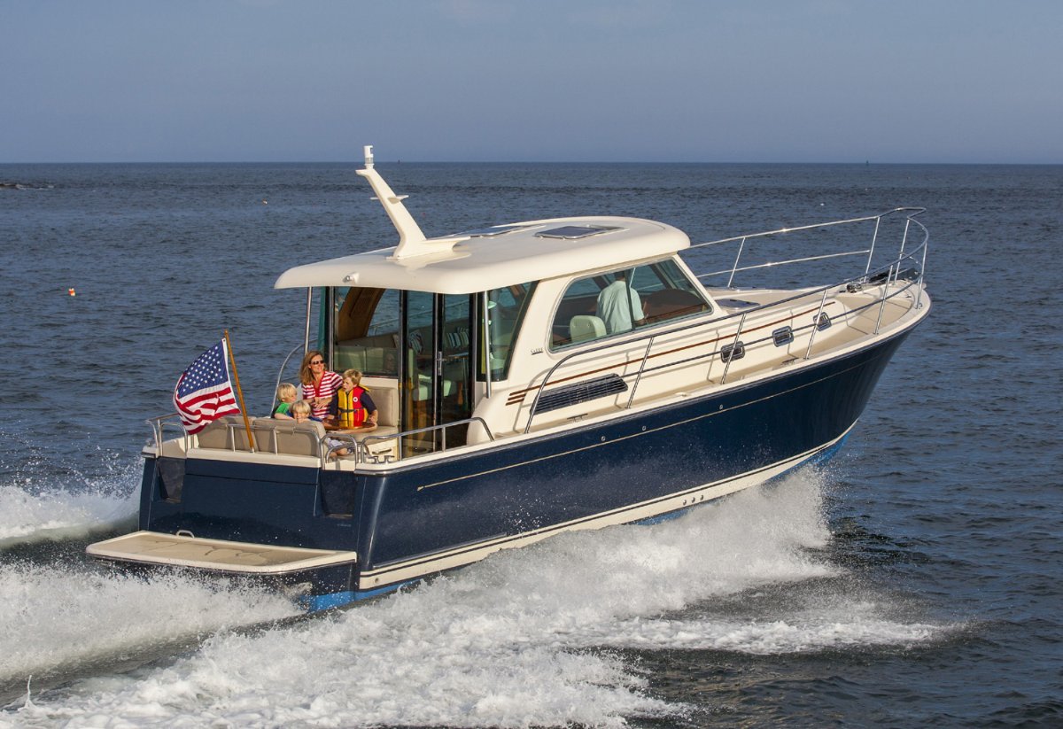Sabre Motor Yachts 38 Salon Express