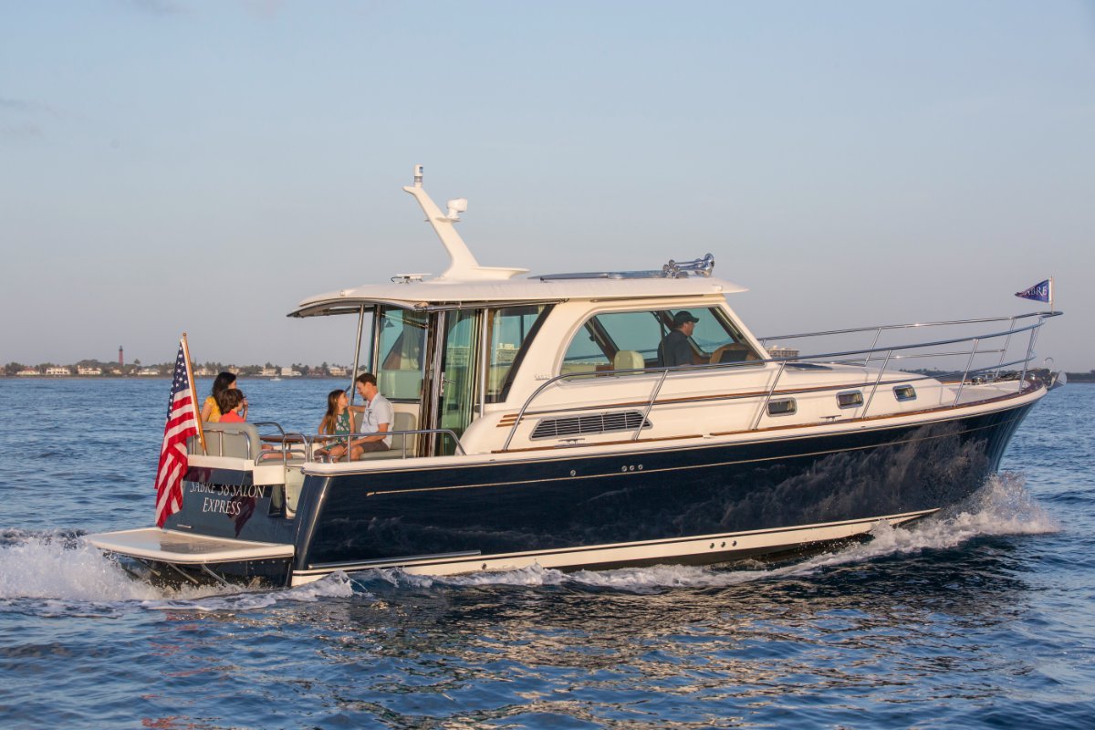 Sabre Motor Yachts 38 Salon Express