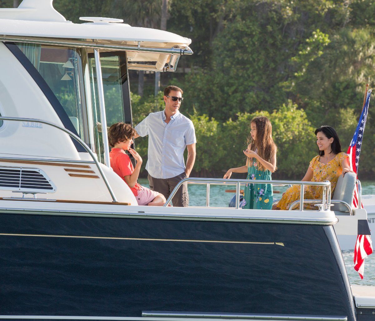 Sabre Motor Yachts 38 Salon Express