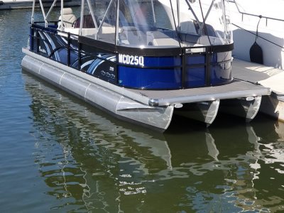 Pacific Pontoons 270
