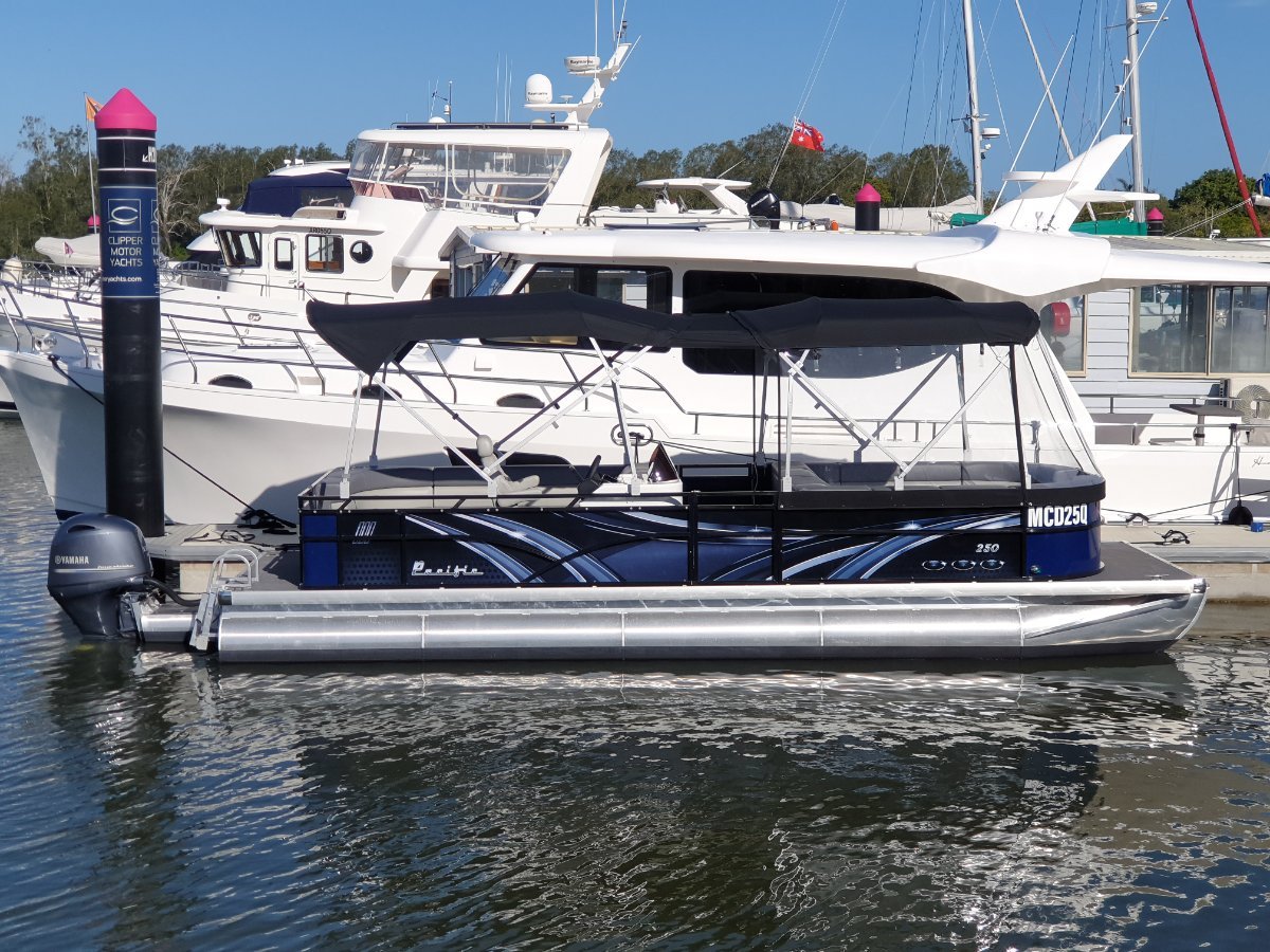 Pacific Pontoons 270