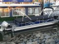 Pacific Pontoons 270