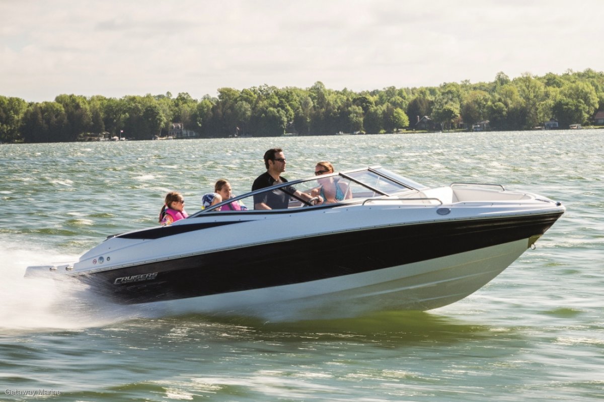 2015 Cruisers Sport Series 208 Bowrider | Boat Research | Yachthub