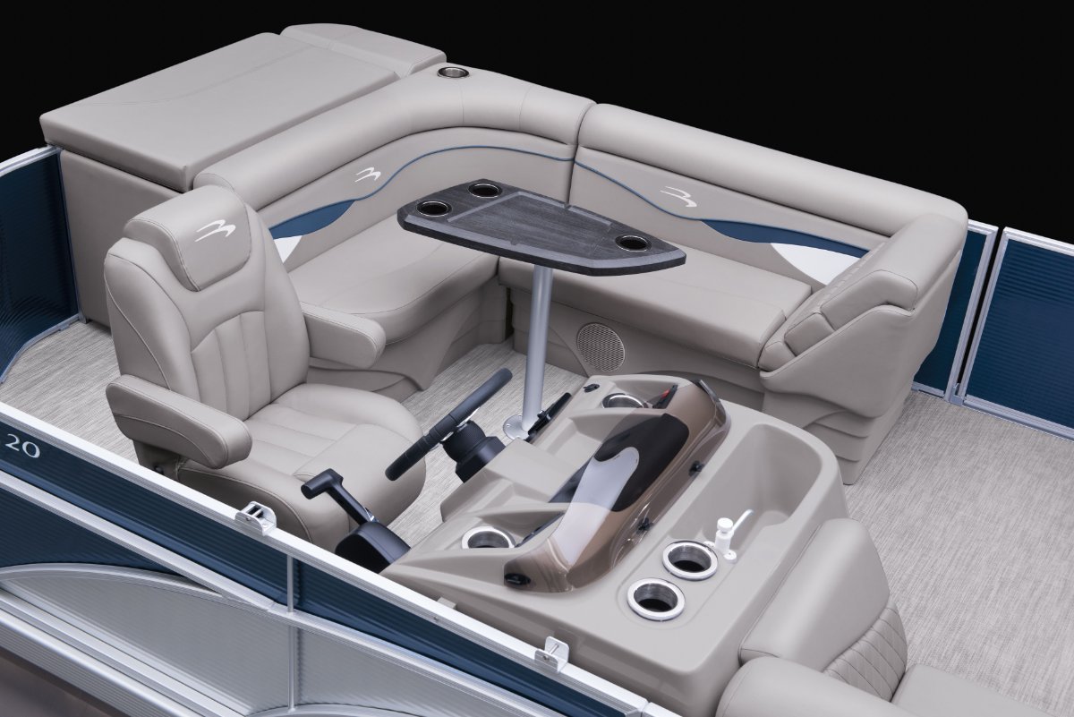 Bennington Pontoon Boat 20 S