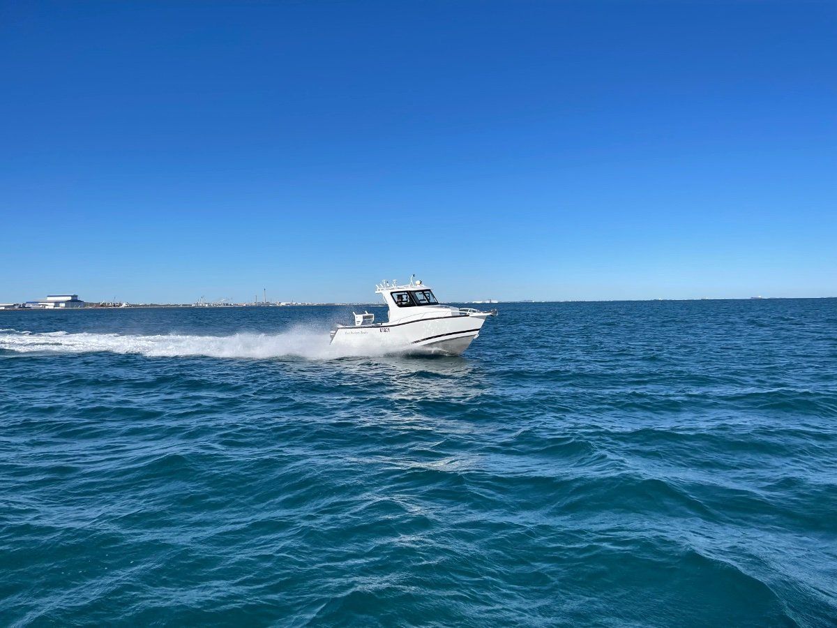 Lux Custom Boats 6100WA