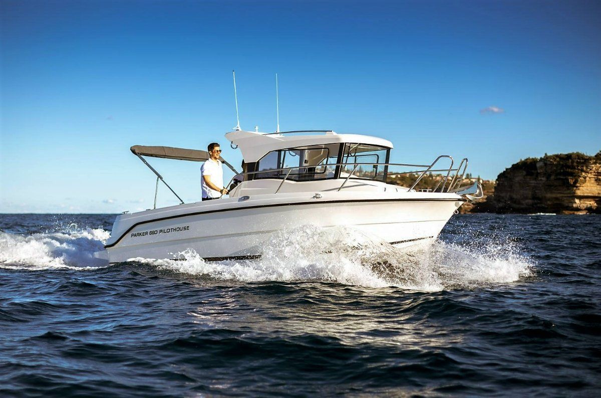 Parker 660 Pilothouse