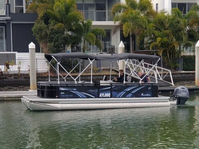 Pacific Pontoons 270