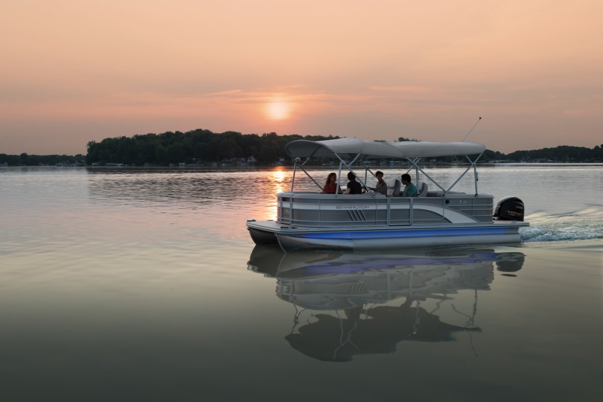 Bennington Pontoon Boat 23 LX