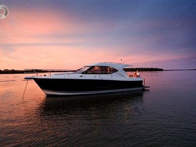 Riviera 3600 Sport Yacht