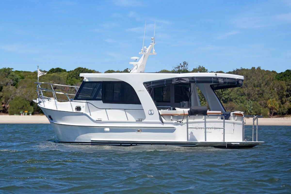 Integrity 340 Sedan