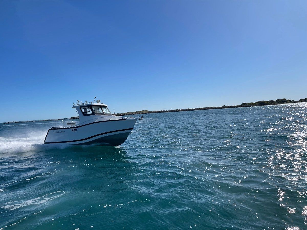 Lux Custom Boats 6100WA