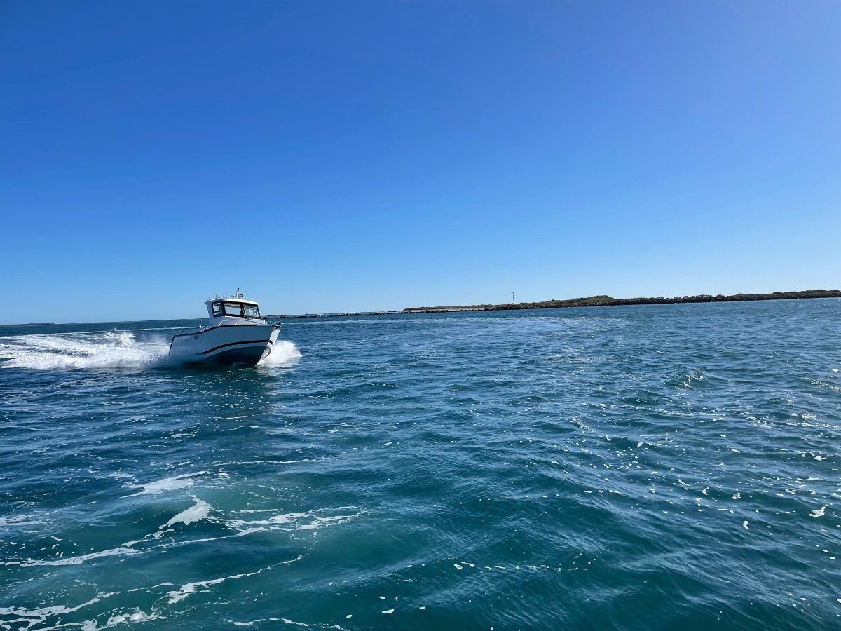 Lux Custom Boats 6100WA