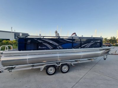 Pacific Pontoons 230
