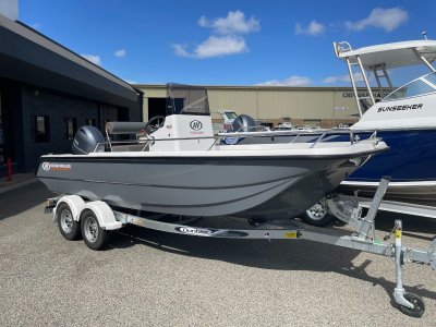 Ocean Whaler 565
