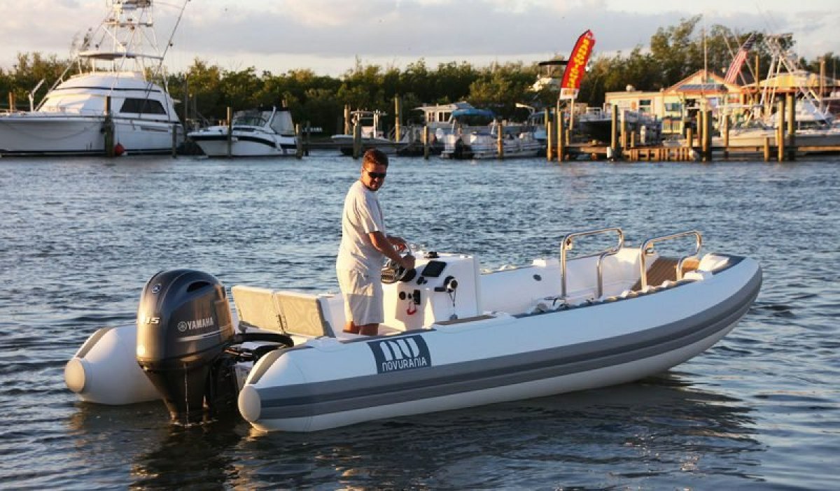 Novurania Catamaran 20