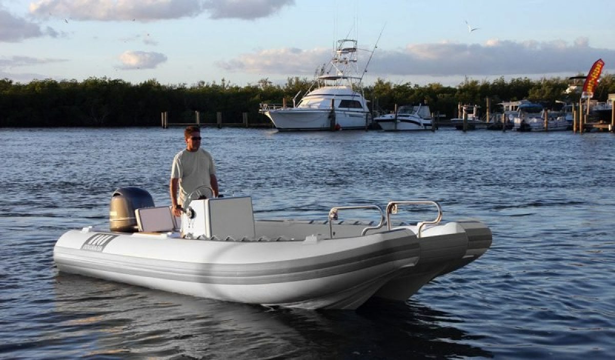 Novurania Catamaran 20