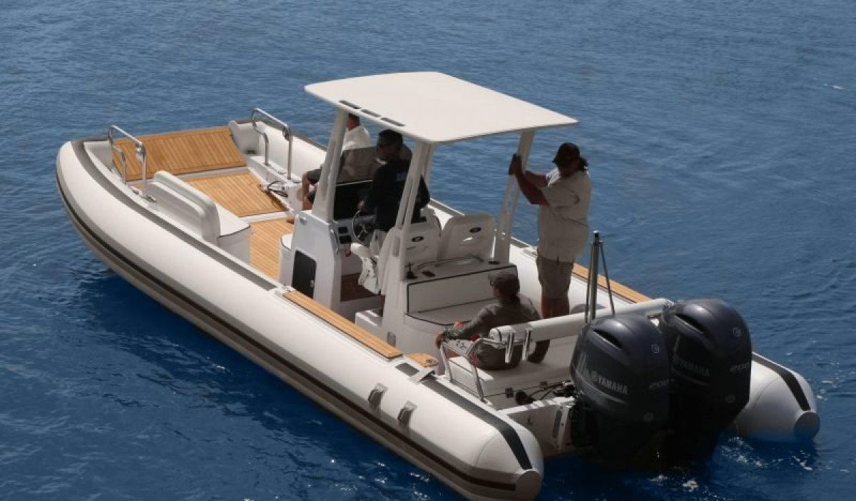 Novurania Catamaran 28