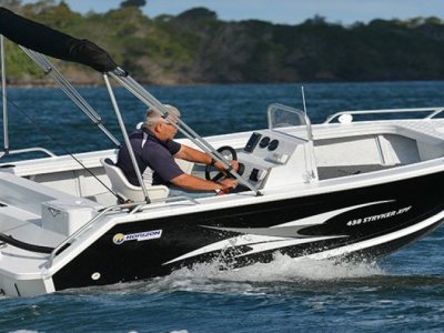 Horizon Aluminium Boats 482 Stryker Side Console