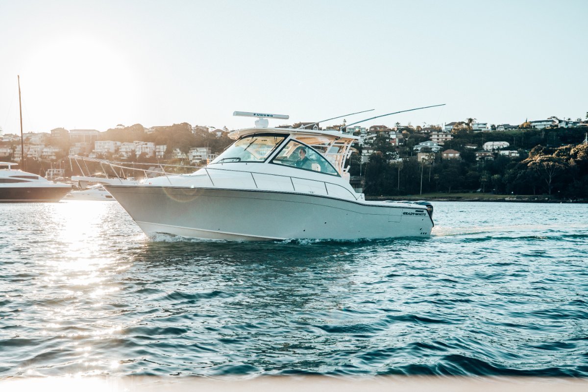 Grady-White Express 370