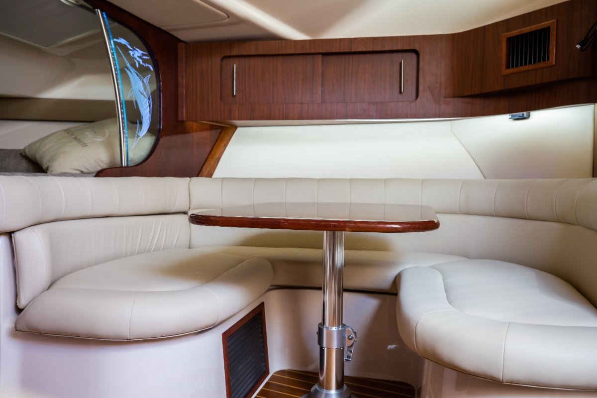 Grady-White Express 370