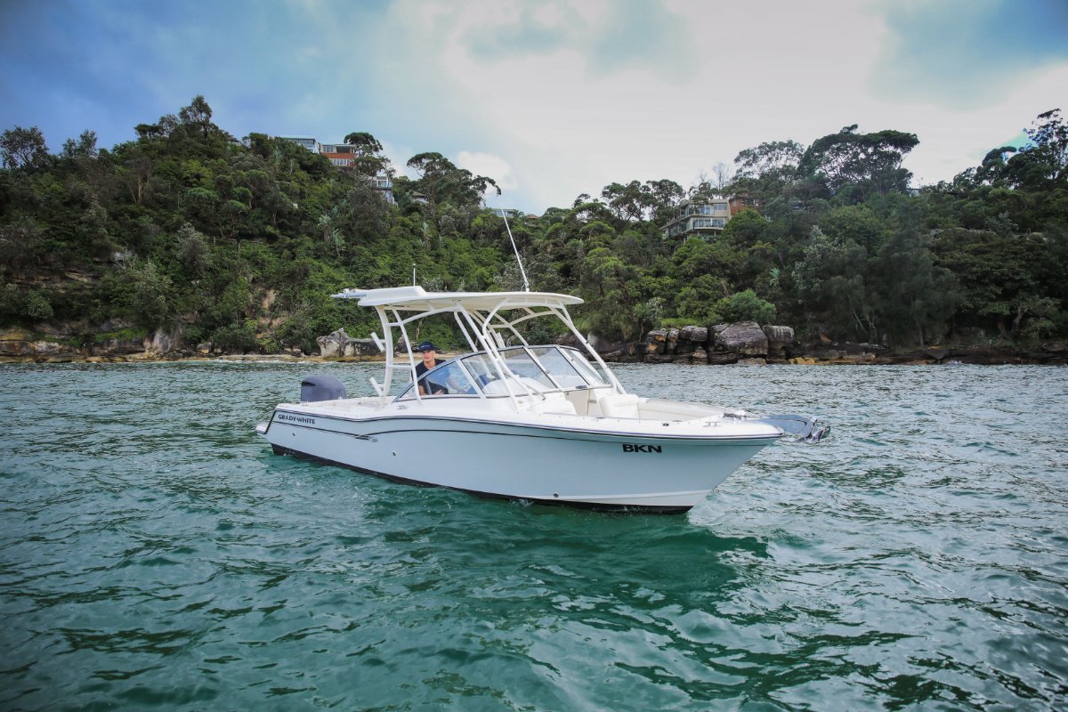 Grady-White Freedom 235