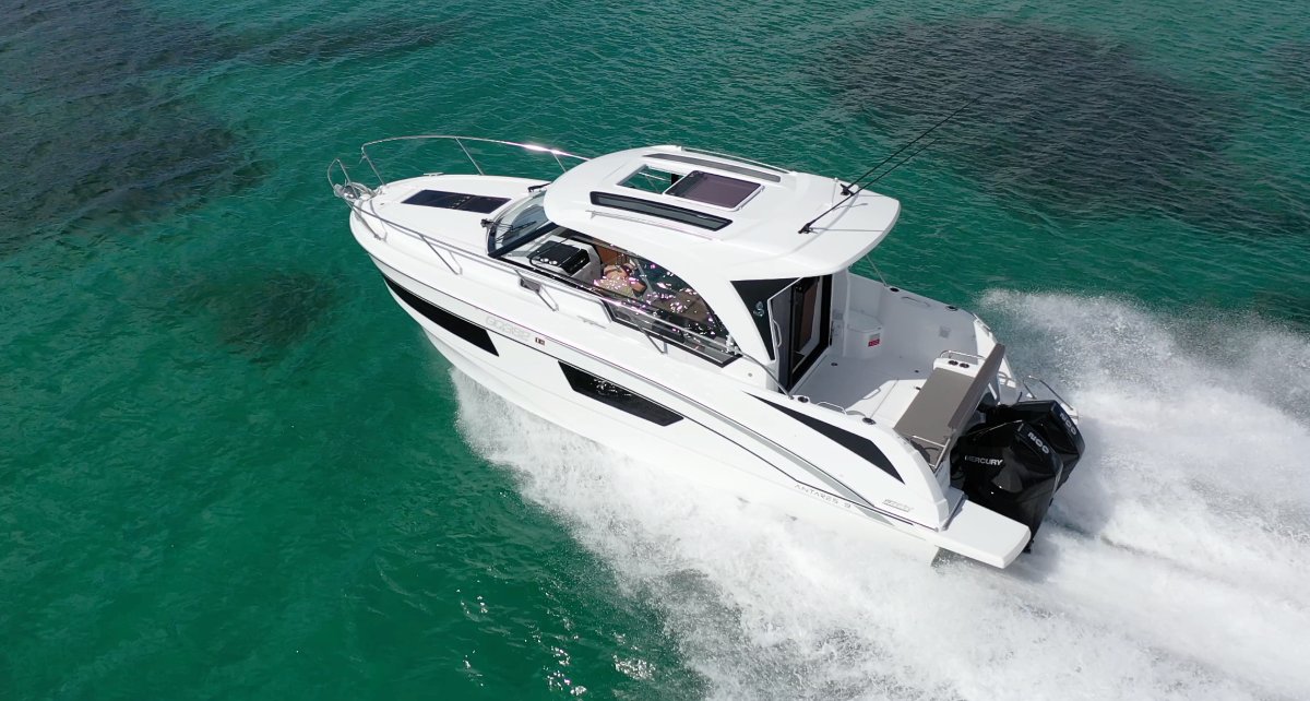 Beneteau Antares 9.0 OB