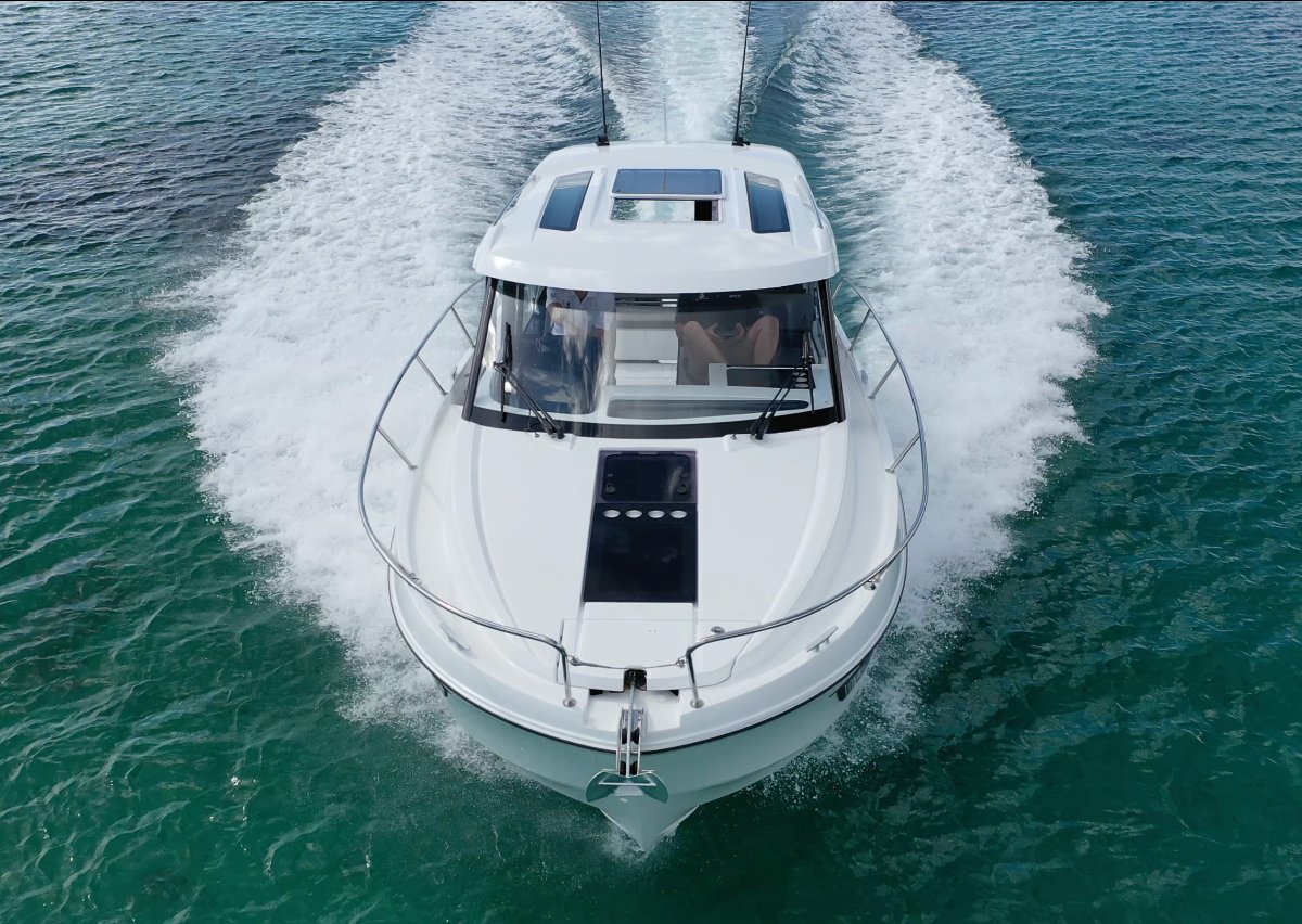 Beneteau Antares 9.0 OB