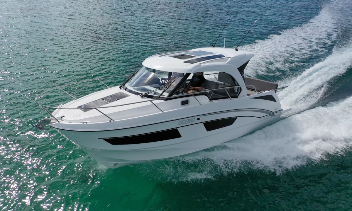 Beneteau Antares 9.0 OB