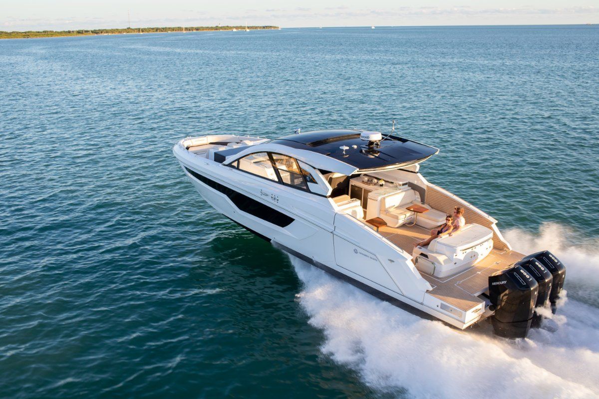 2024 Cruisers Yachts 50 Gls Ob | Boat Research | Yachthub