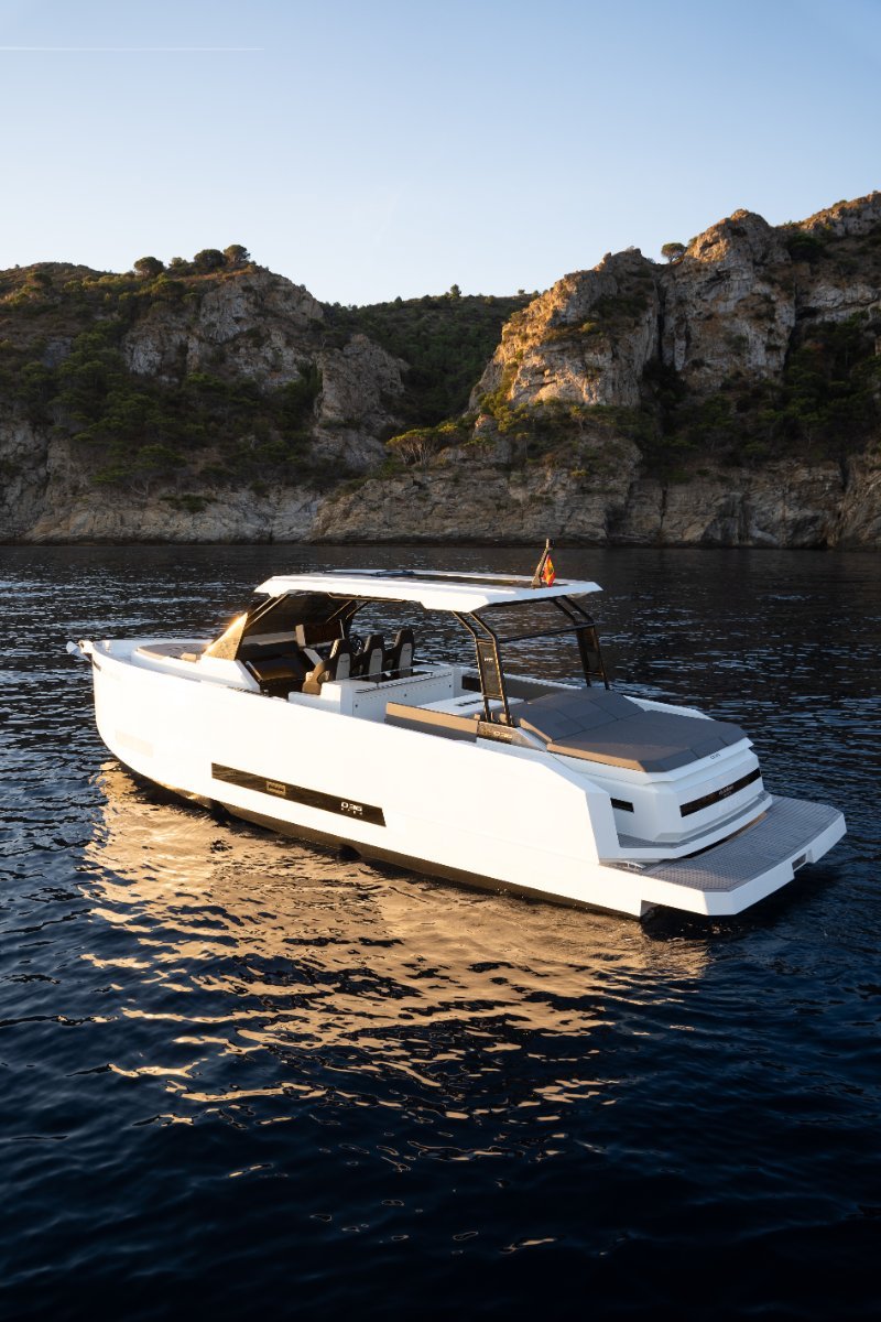 De Antonio Yachts D36