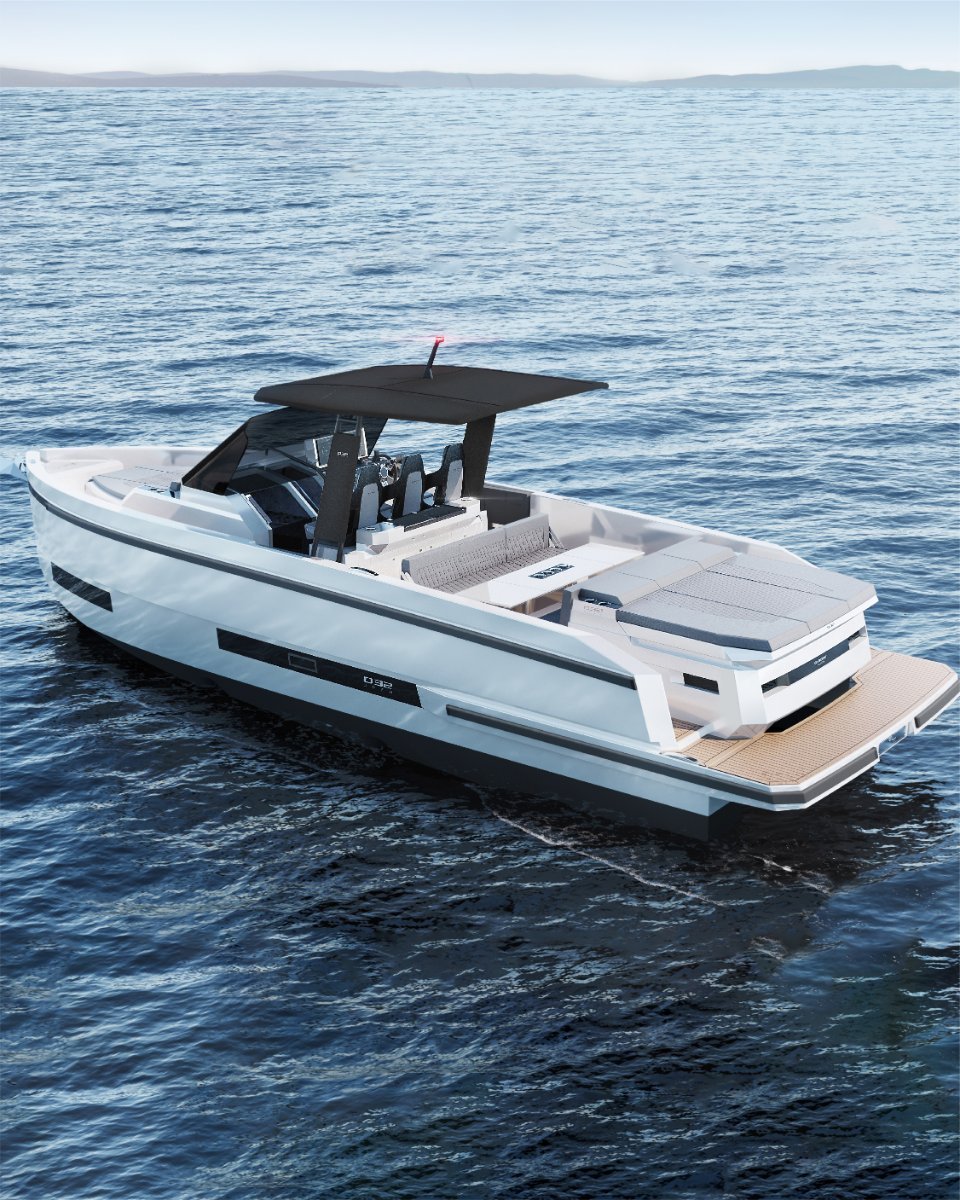 De Antonio Yachts D32