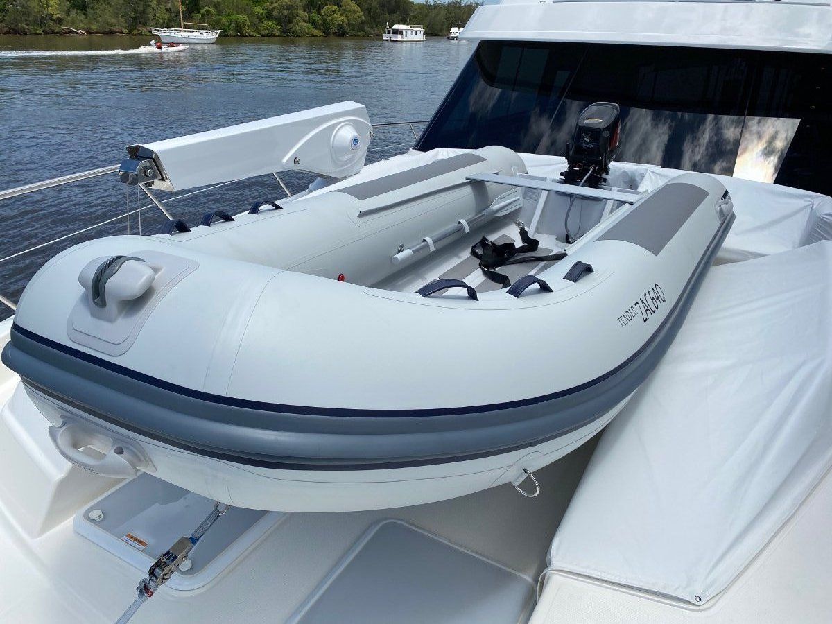 2023 Aurora Reefrider Cl 350 | Boat Research | BoatsOnline